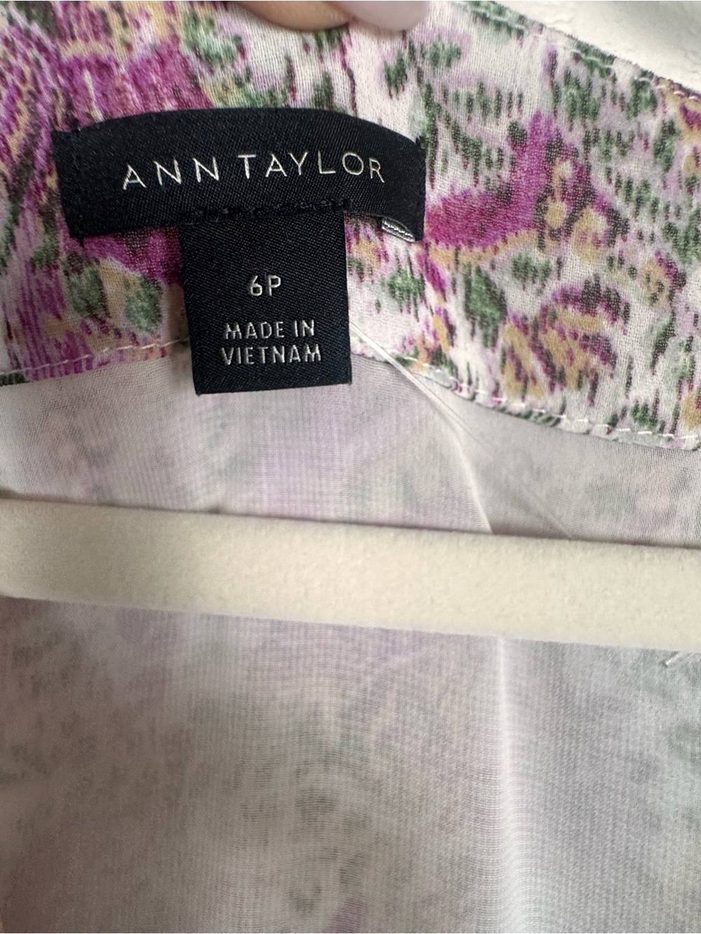 ANN TAYLOR ORCHID GLOW FLORAL RUCHED FLARE MIDI DRESS SZ 6 P - Picture 7 of 16